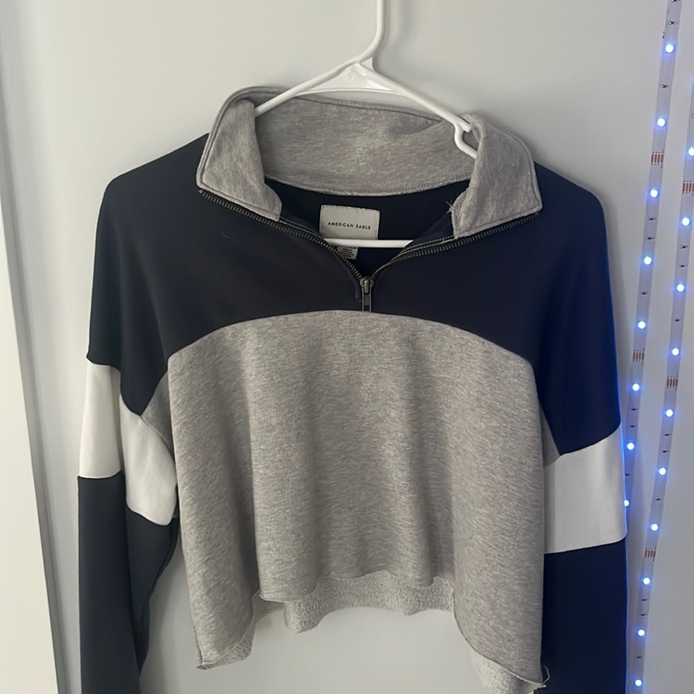 amercian eagle cropped sweatshirt - size xs